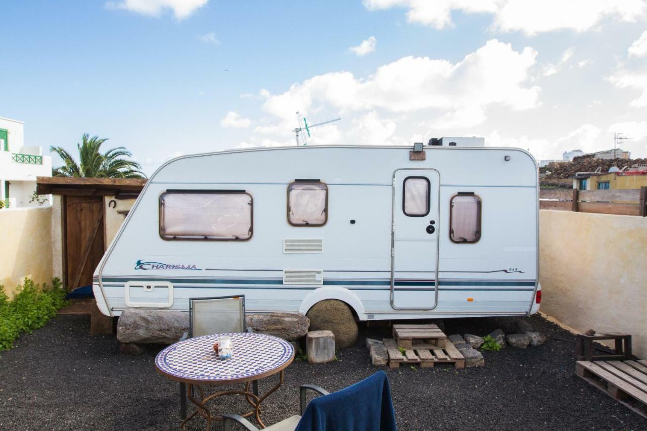 Caravan Apartment Tinajo Buitenkant foto