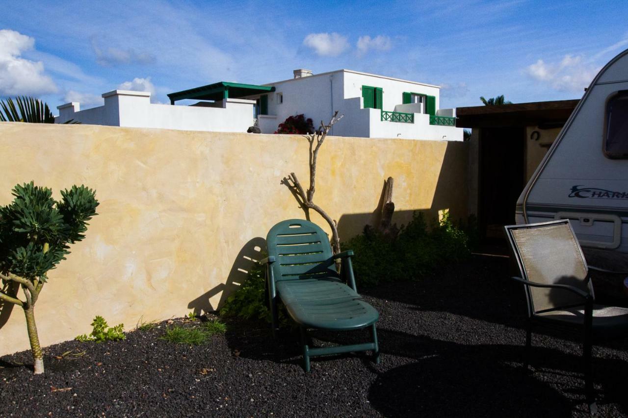 Caravan Apartment Tinajo Buitenkant foto